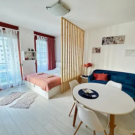 Marina Panorama & Garage アパート